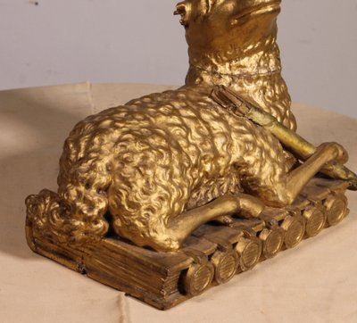 Agnello Mistico sul Libro con Sette Sigilli in Legno Dorato - XVIII Secolo