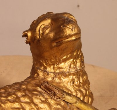 Agnello Mistico sul Libro con Sette Sigilli in Legno Dorato - XVIII Secolo