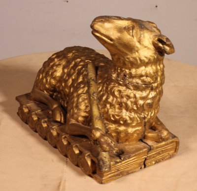 Agnello Mistico sul Libro con Sette Sigilli in Legno Dorato - XVIII Secolo