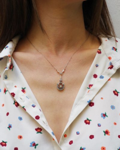 Collier Belle Epoque saphirs en platine et or 18k, collier diamants, collier ancien