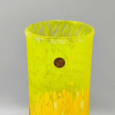 Vaso di lusso giallo anni '70, realizzato a mano in vetro di Murano dal Maestro del Vetro. Prodotto in Italia.
