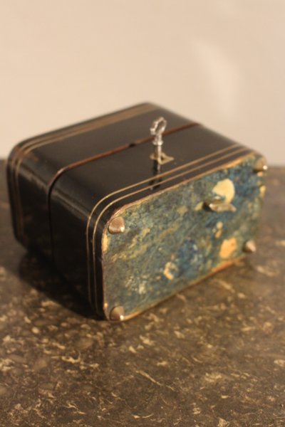 Musical perfume box