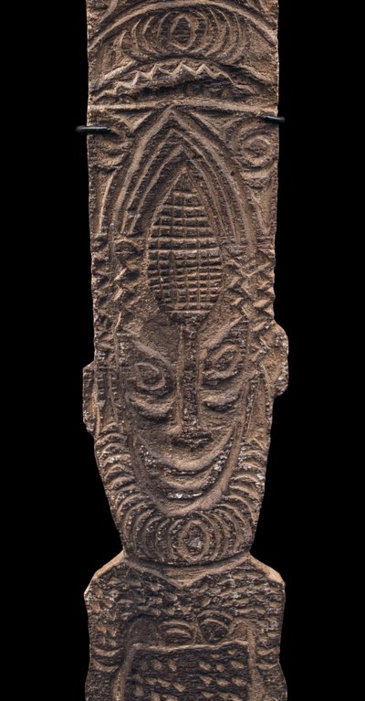 Pig charm, engraved bark, tribal art, Oceanic art, first art, Oceania, sculpture