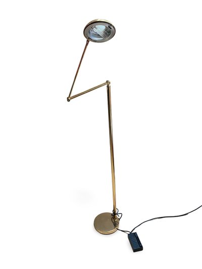 Articulated halogen lamp in chrome-plated brass – 1990s design – Made in Italy – Height 155cm