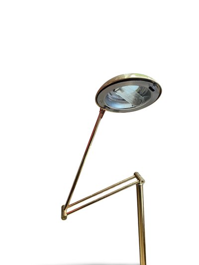 Articulated halogen lamp in chrome-plated brass – 1990s design – Made in Italy – Height 155cm