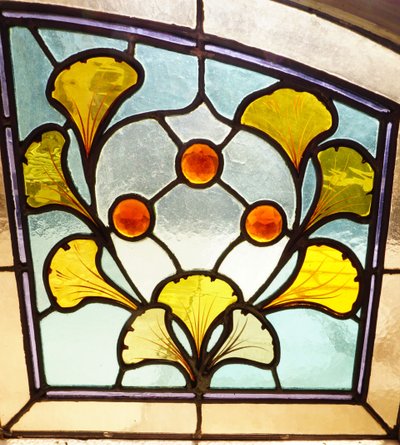 Buntglas - Buntglasfenster - Querbalken mit Ginkgo-Biloba-Blättern