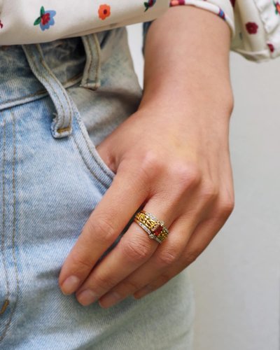 Anello in stile Art Nouveau con granato e vischio in oro 18k e platino, granato hessonite e diamante, anello antico