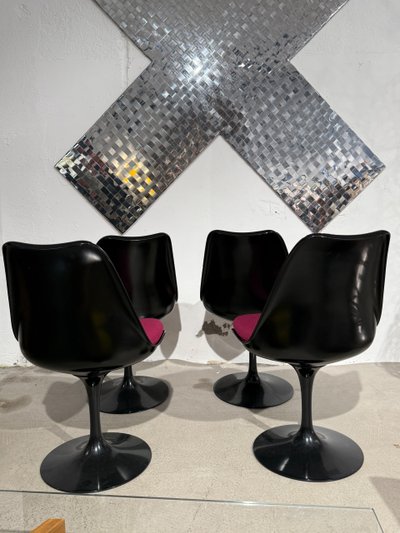 Knoll Studio 4 swivel chairs Eero Saarinen 1956