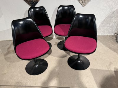 Knoll Studio 4 swivel chairs Eero Saarinen 1956