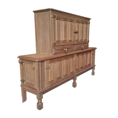 Credenza a due corpi in rovere massello, Guillerme e Chambron