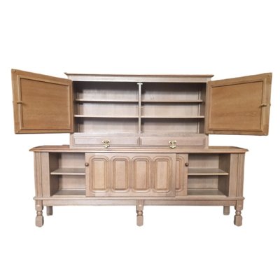 Credenza a due corpi in rovere massello, Guillerme e Chambron