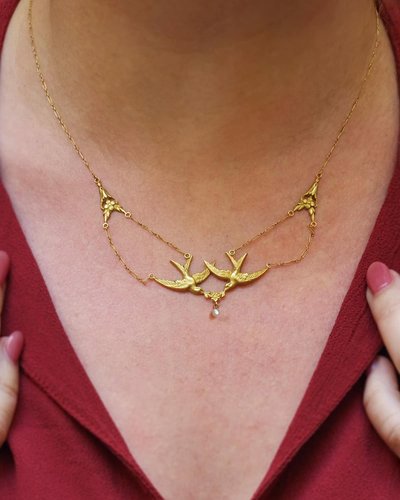 Collana con rondine in stile Art Nouveau in oro 18k, coppia di uccelli, perla fine, fiore, gioielli antichi