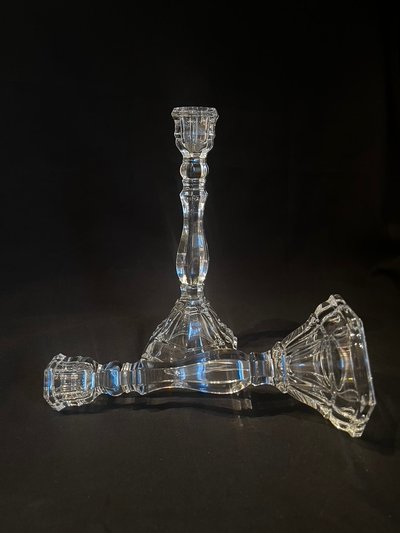 PAIR OF CANDLE HOLDERS in cut crystal.