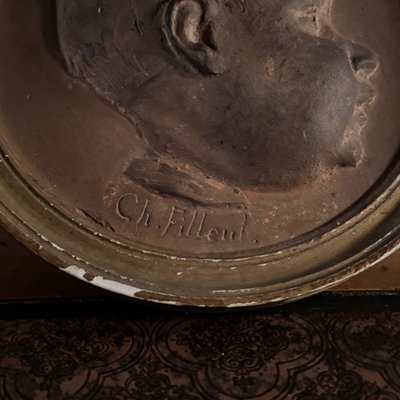 Medaillon aus Terrakotta von Charles Filleul Profil junger Junge XX.