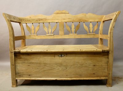 Savoyard Storage Bench with Openwork Backrest
