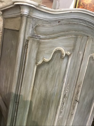 Kleiner Schrank 18. Rechampi
