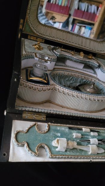 Napoleon 3 sewing kit, interior in good condition