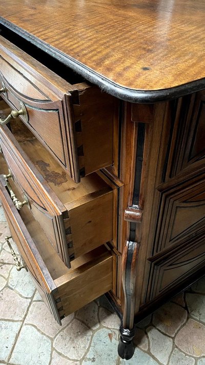 Regency Commode Dite "Mazarine" In Nussbaum