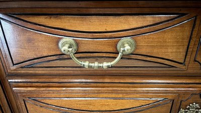 Regency Commode Dite "Mazarine" In Nussbaum