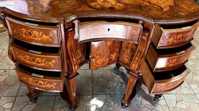 Mazarin Schreibtisch In Nussbaum Und Ahorn