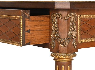 Table bureau de style Louis XVI 