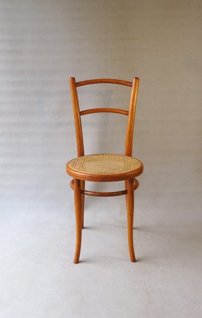 Sedia THONET N° 142- 1/2 del 1905 con rivestimento in canna da zucchero