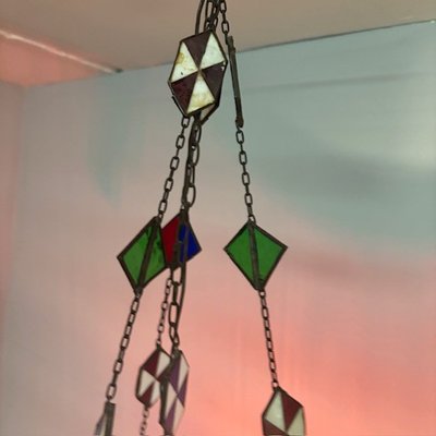 Lustre ancien en verre rouge de la fin du 19ème siècle ! Mesure h 82 cm l 30 cm