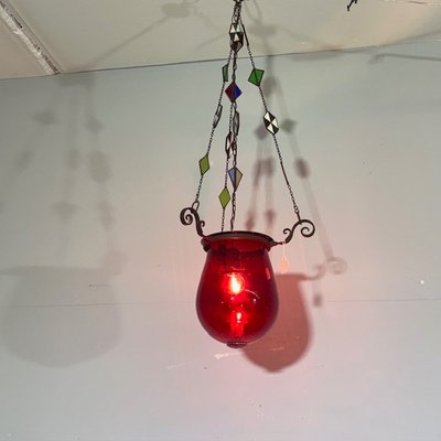 Lustre ancien en verre rouge de la fin du 19ème siècle ! Mesure h 82 cm l 30 cm