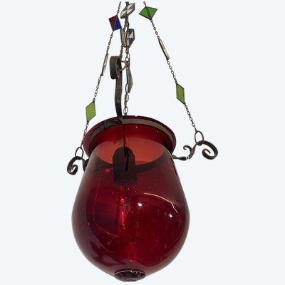 Lustre ancien en verre rouge de la fin du 19ème siècle ! Mesure h 82 cm l 30 cm