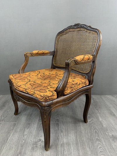 Coppia di poltrone scanalate in legno intagliato Luigi XV, fine XIX secolo