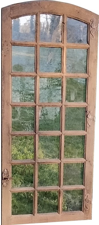 Two antiche porte di quercia del 17° secolo con porta a libro per finestre in legno