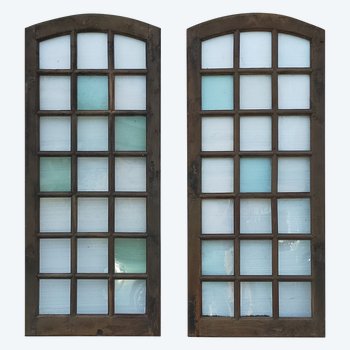 Two antiche porte di quercia del 17° secolo con porta a libro per finestre in legno
