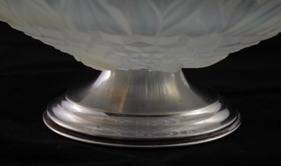 Opalescent glass bowl on chrome-plated metal pedestal circa 1930