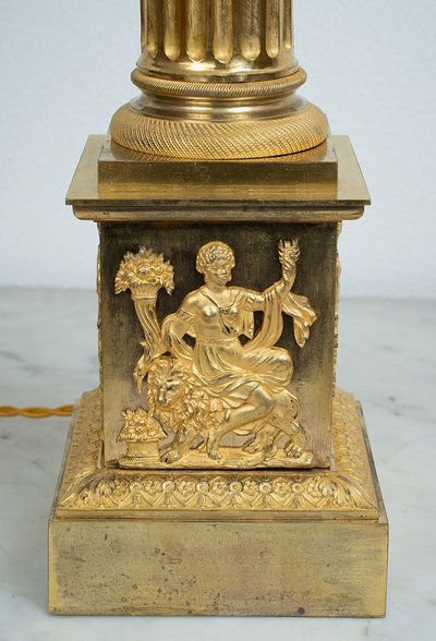 Lampe Empire ancienne française en bronze doré, début XIXe siècle.