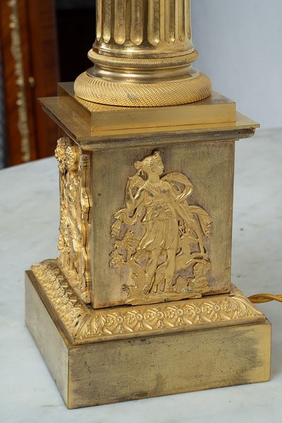 Lampe Empire ancienne française en bronze doré, début XIXe siècle.