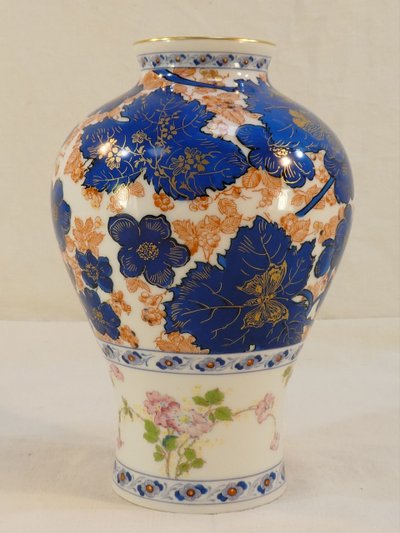 HAVILAND Vase in LIMOGES porcelain model DAMMOUSE