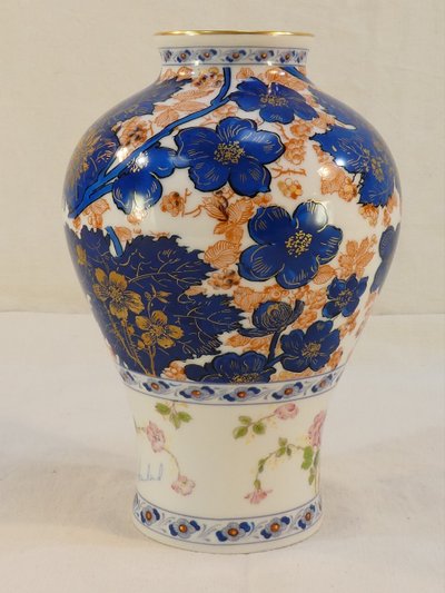 HAVILAND Vase in LIMOGES porcelain model DAMMOUSE