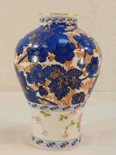 HAVILAND Vase in LIMOGES porcelain model DAMMOUSE