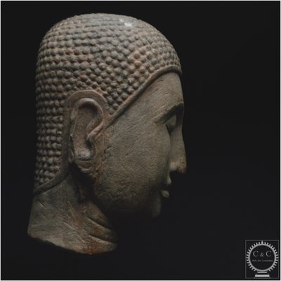 Ex Regno del Siam, scuola di Ayutthaya, XV-XVI secolo, Grande testa di Buddha in pietra