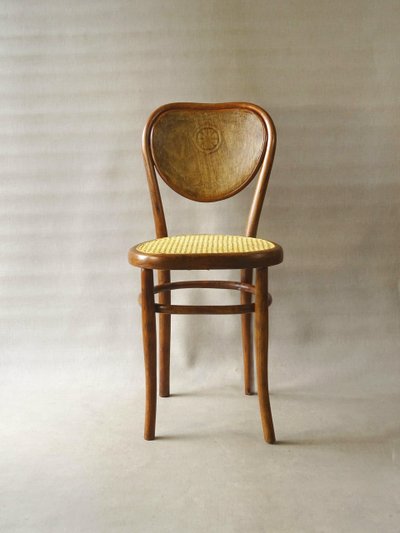 Sedia N°28 "cuore" bistrot, in legno curvato - No Thonet - 1890 -