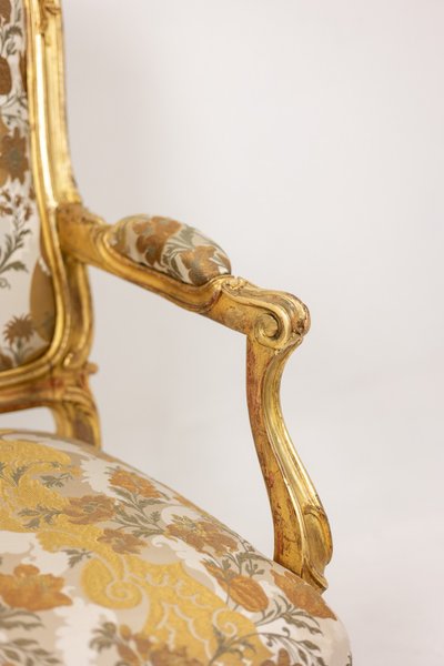 Fauteuil de style Louis XV, avec son dossier à la reine. Époque 1900-1950. LS5602435?M