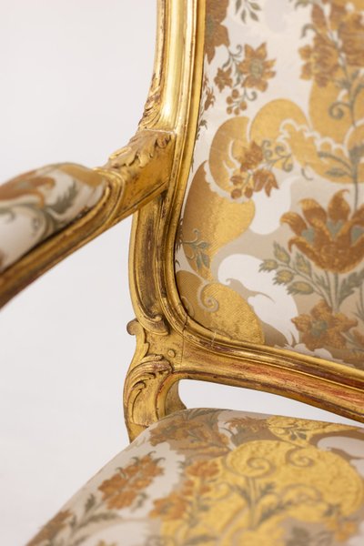 Fauteuil de style Louis XV, avec son dossier à la reine. Époque 1900-1950. LS5602435?M