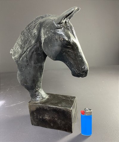 France, Ravissant Bronze Figurant Une Tête De Cheval, 1970.