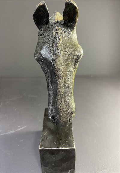 France, Ravissant Bronze Figurant Une Tête De Cheval, 1970.