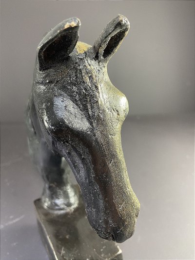 France, Ravissant Bronze Figurant Une Tête De Cheval, 1970.