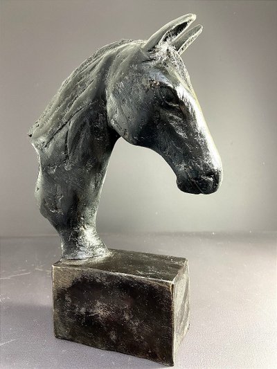 France, Ravissant Bronze Figurant Une Tête De Cheval, 1970.