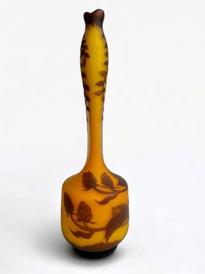 Richard - Soliflore Vase with Wild Hop Design