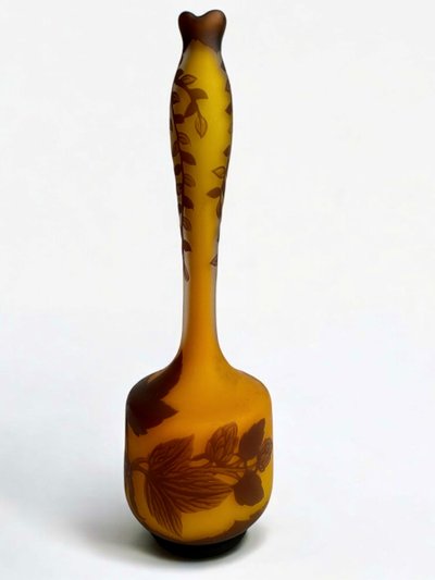 Richard - Soliflore Vase with Wild Hop Design