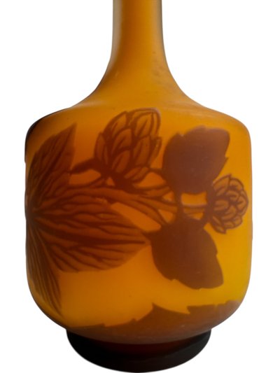 Richard - Soliflore Vase with Wild Hop Design