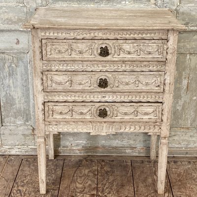 Petite commode Louis XVI 